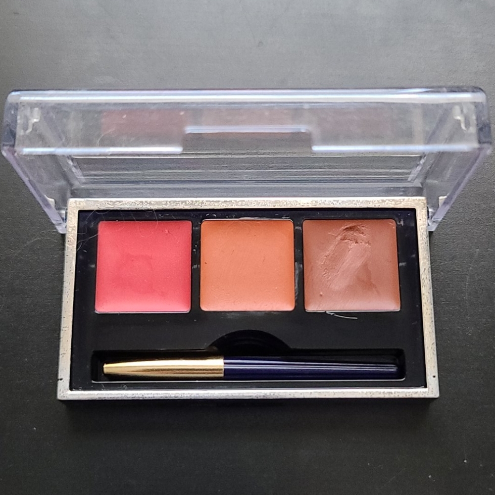 10/1 ESTEE LAUDER LIPBLUSH